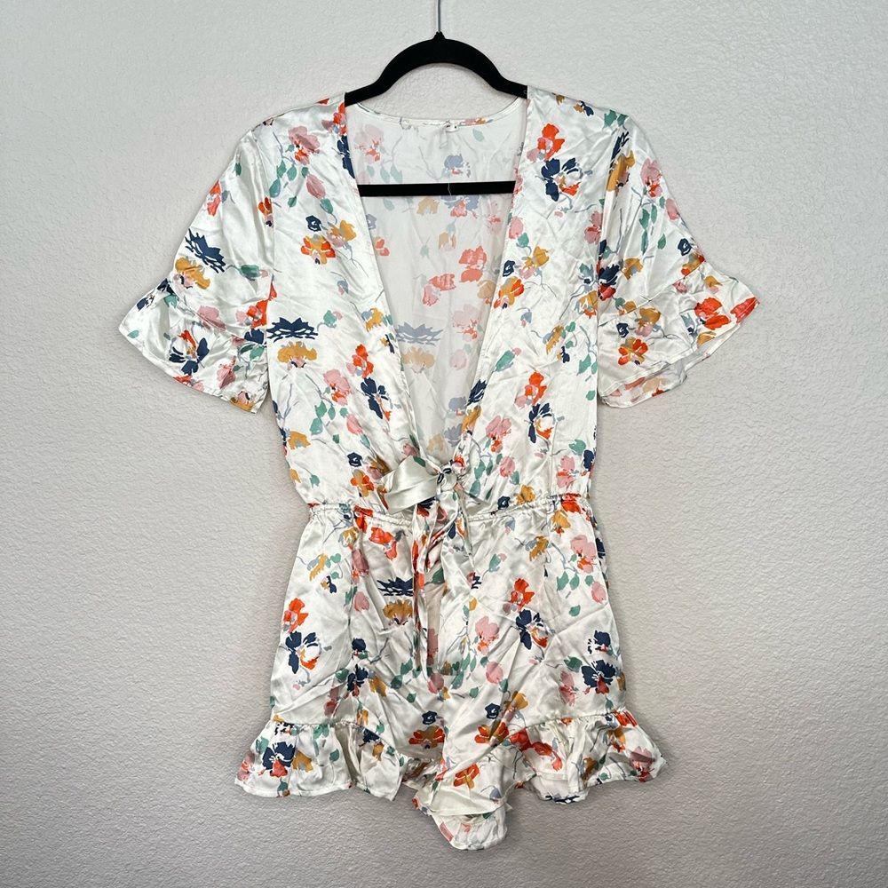 TULAROSA Floral white romper size Small